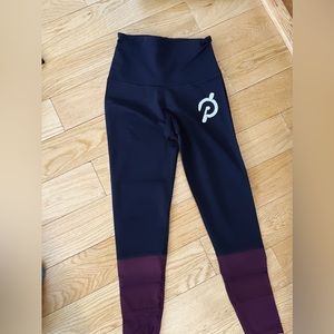 XS Peloton workout leggings